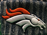 Denver Broncos NFL 17 Reverse Sideline Pom Toque